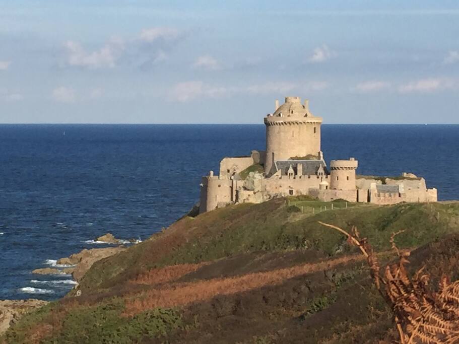 Fort LaLatte a 300m de la maison