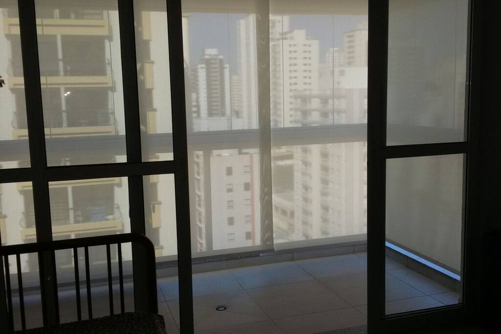 Sacada com persianas