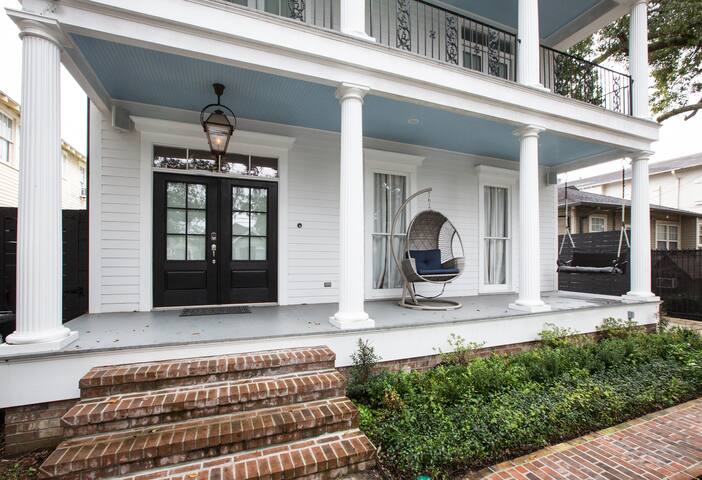 Modern New Orleans Style Home gallery image 3