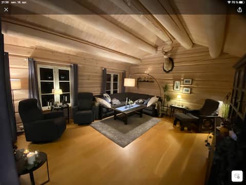 Unique log cabin - great scenery and fishing opportunities