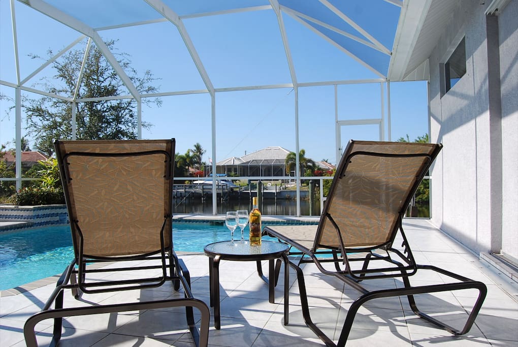 Solar Heated Pool and Screened Lanai
Faces West, Canal Views