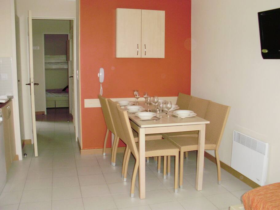 Le coin repas ( photo non contractuelle )