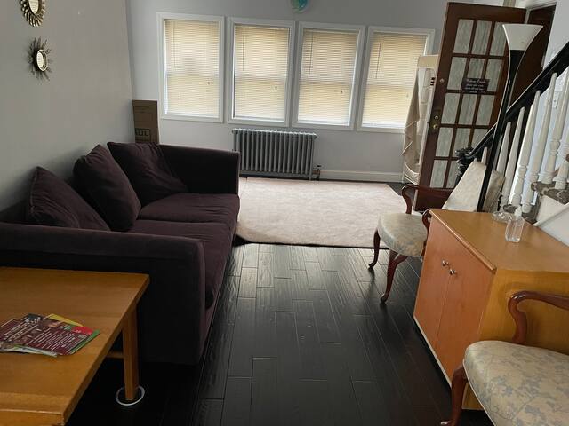 Spacious 3 Bedroom House (Fully Furnished) gallery image 5