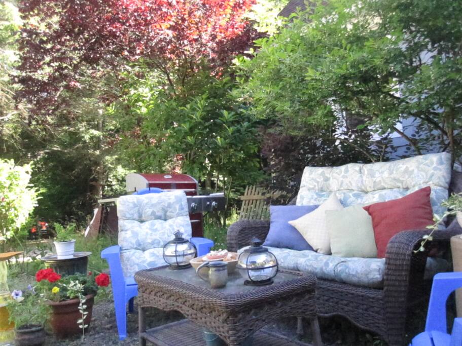 We've made our home into a place of beauty to share: welcome!