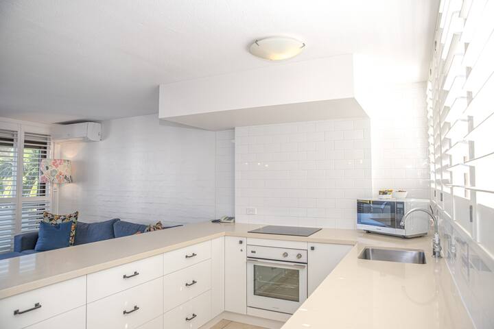 Noosa Waterfront – River View 3 Bed Apartment gallery image 4