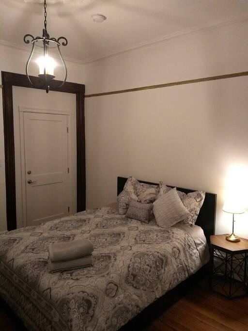 high quality queen mattress and bedding