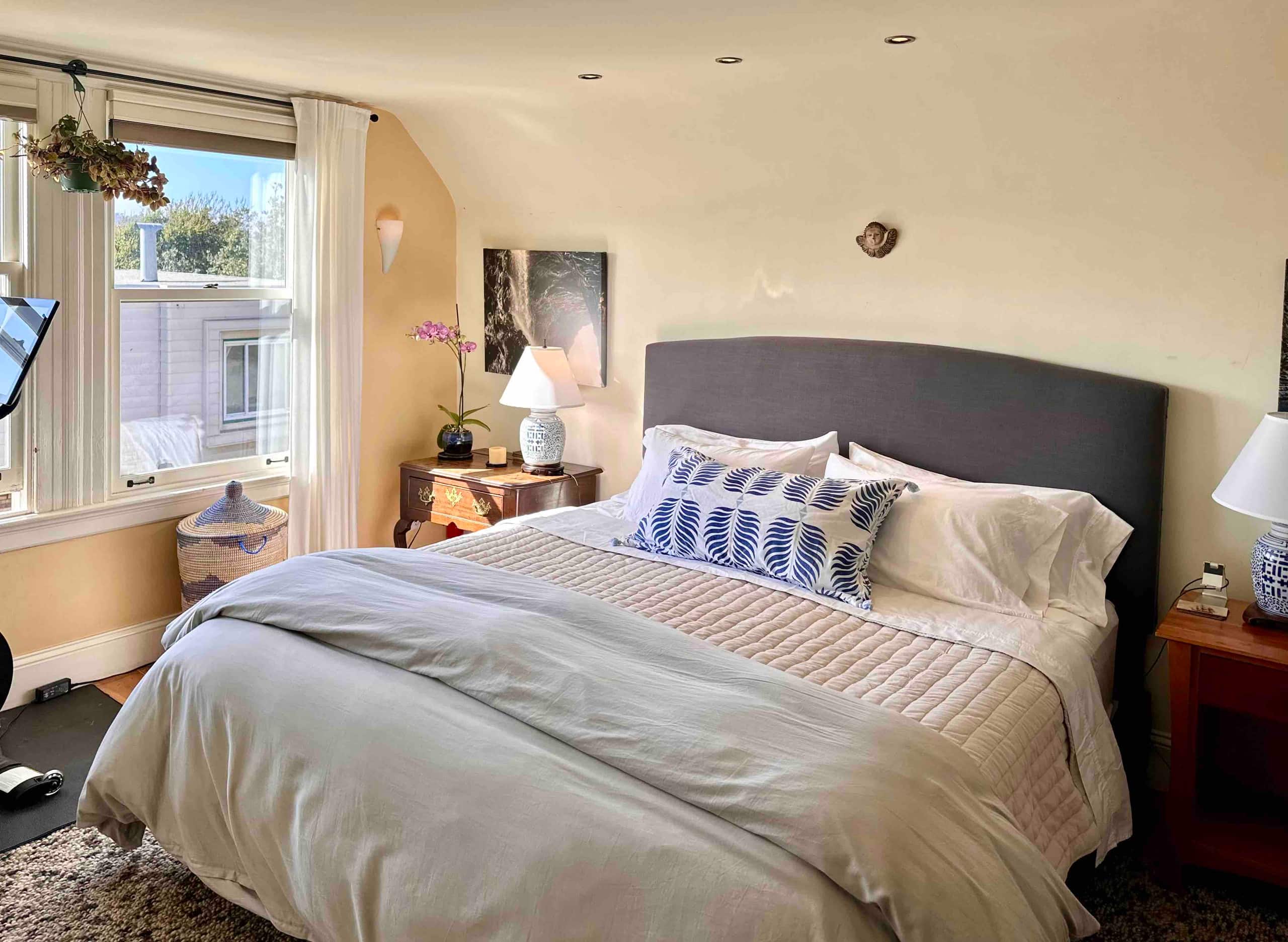 Home in San Francisco · ★4.95 · 3 bedrooms · 3 beds · 1.5 baths - Image 20