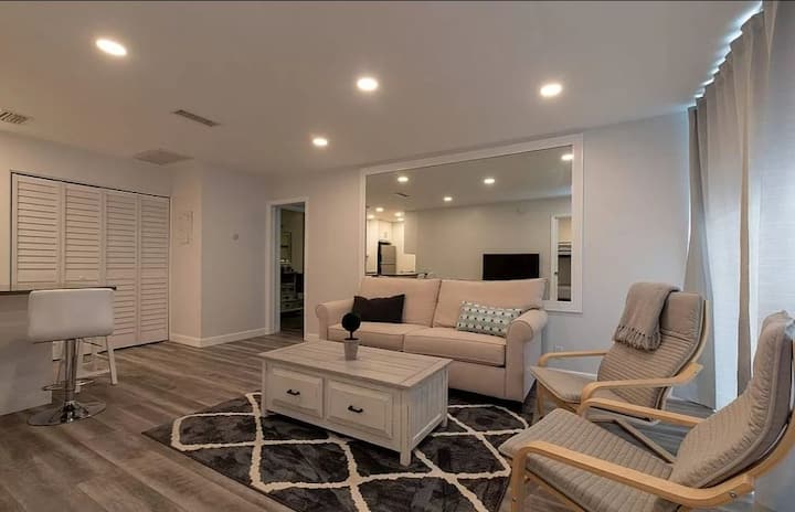 Beautiful & Cozy 2 Br/2 Ba Condo