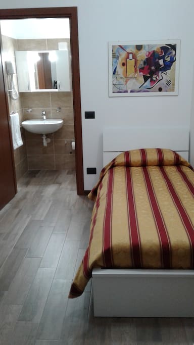 Camera singola con bagno