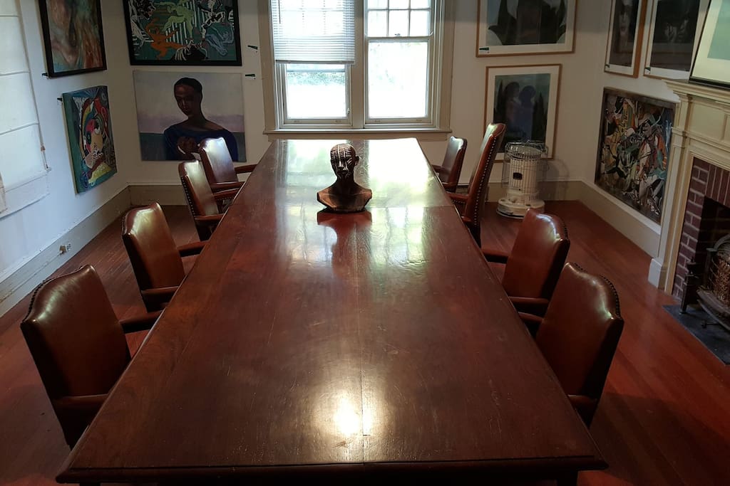 Second floor: Meeting or Eating Area