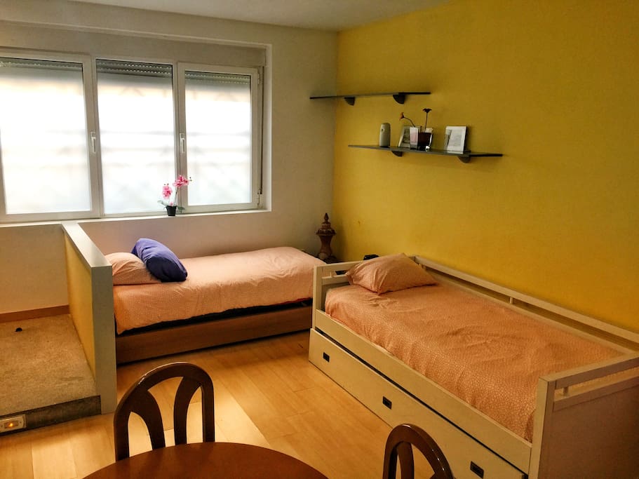 Cama Simple y Cama nido / Single Bed and Double Single Bed