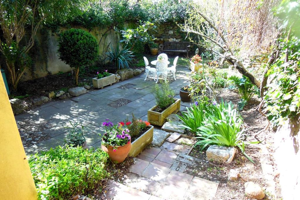 Sunny Garden