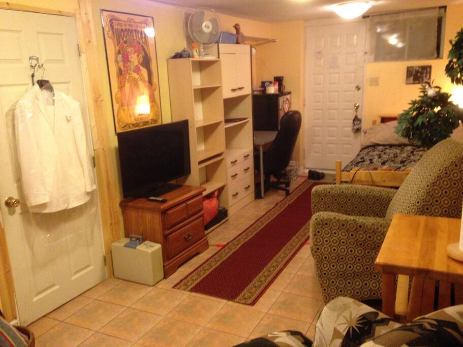 There are lots of drawers and spaces to store your things.