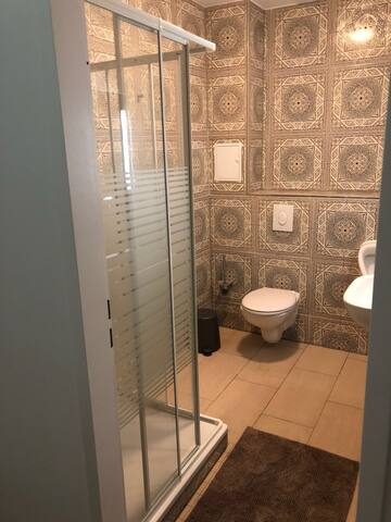 3 Apartments | 18 People | 1 floor | Kreuzberg gallery image 4