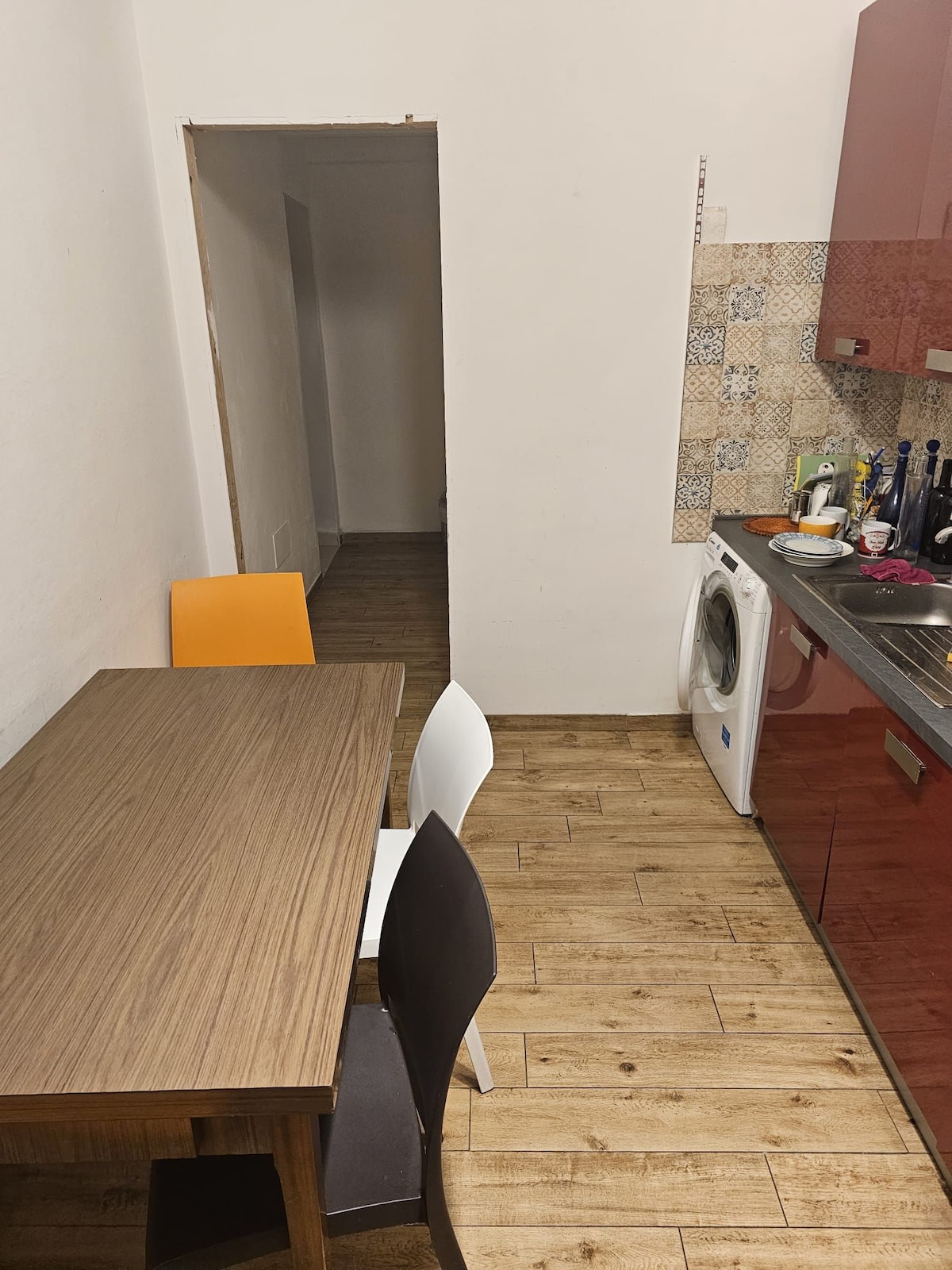 large room with air conditioning and private bathroom in the center -  Vacation homes for Rent in Cagliari, Sardegna, Italy - Airbnb, image size:1200x1600
