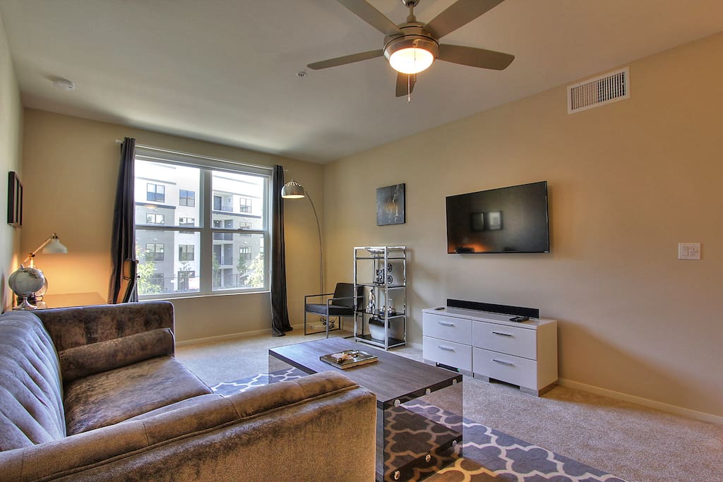 Living area includes a 42" HD TV, cable, WiFi & bluetooth soundsystem