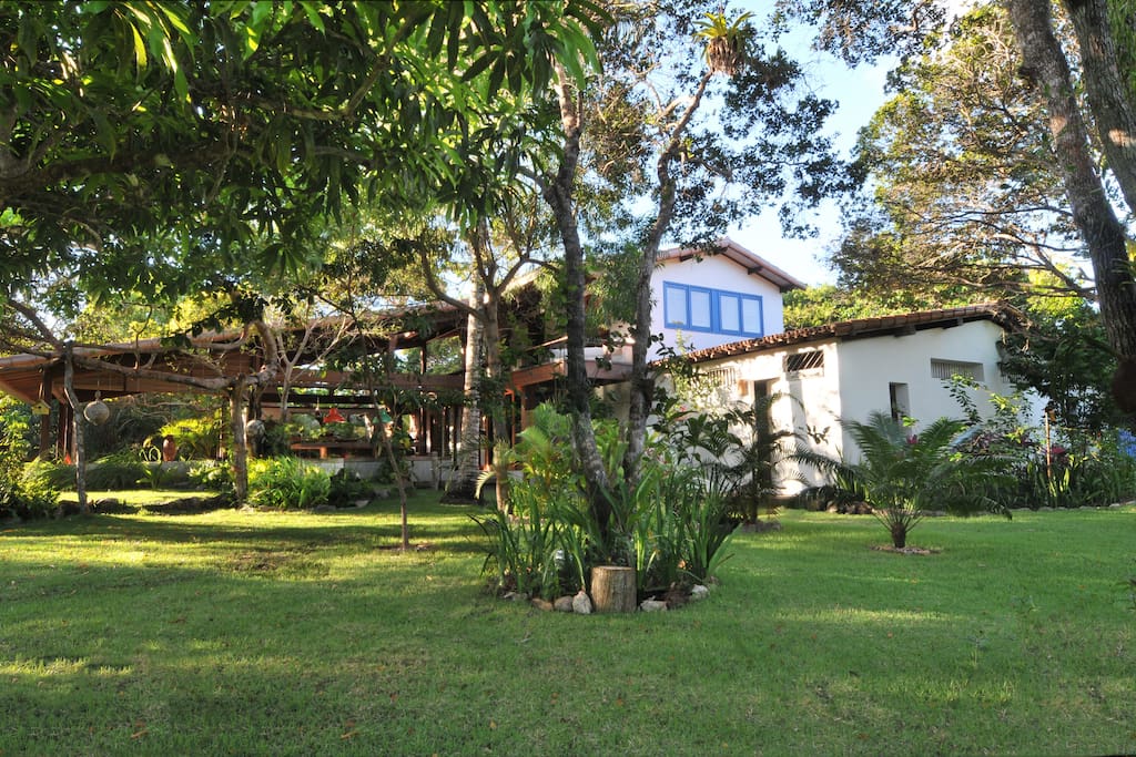 Vista lateral da casa