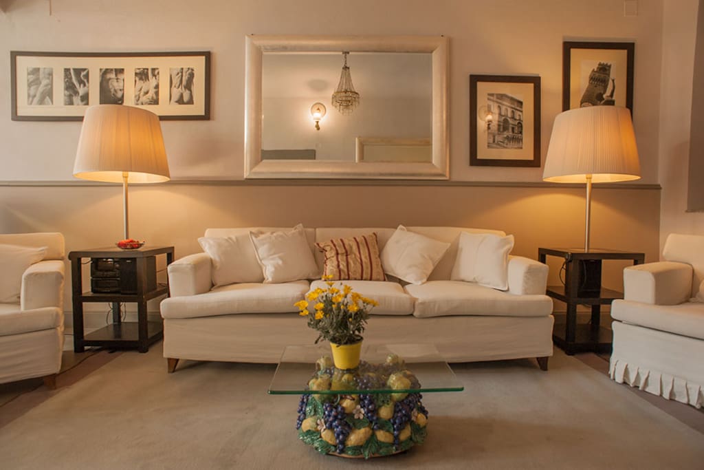 soggiorno con divano letto
living room - sofa bed
Stanza /Room 2