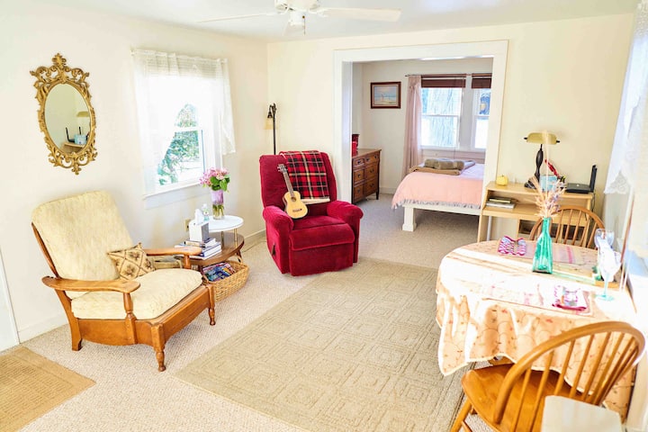 Cozy Cottage By The Pond - Lake Taghkanic State Park, Ancram
