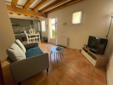 3* furnished tourist accommodation in the city center, 1.5 hours from Paris