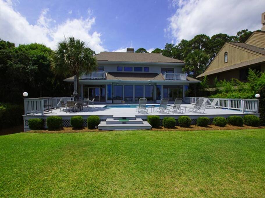 REAR OCEAN SIDE VIEW