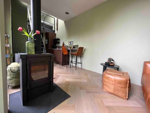 Stylish Private Tiny House, 15 min. from Amsterdam