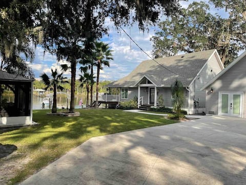Beautiful Waterfront Home on the Alafia River.