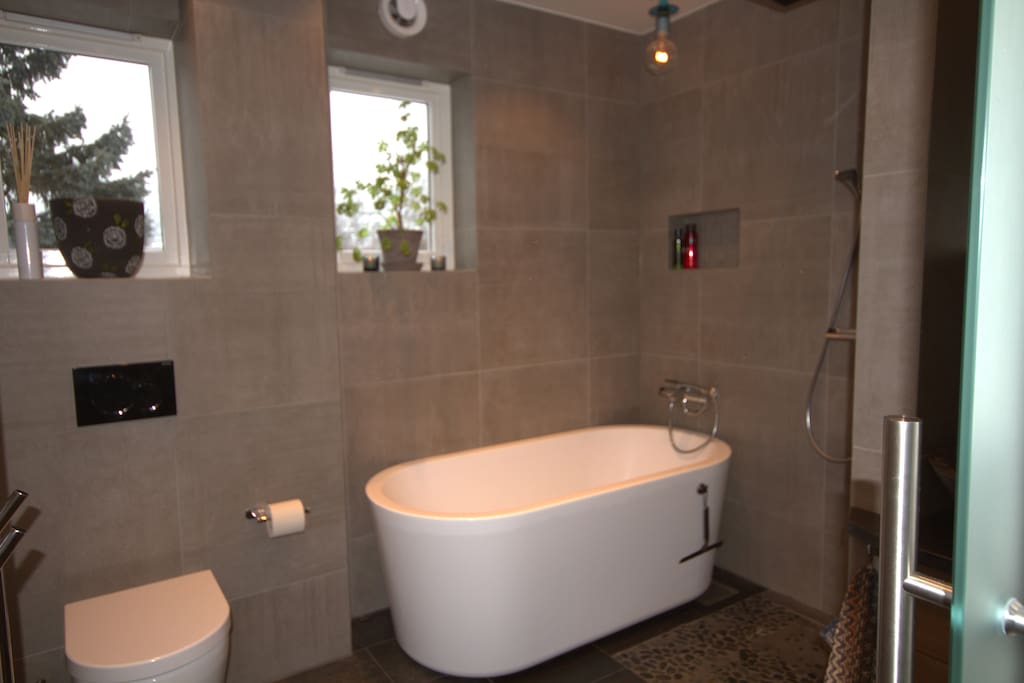 Bathroom / Bad