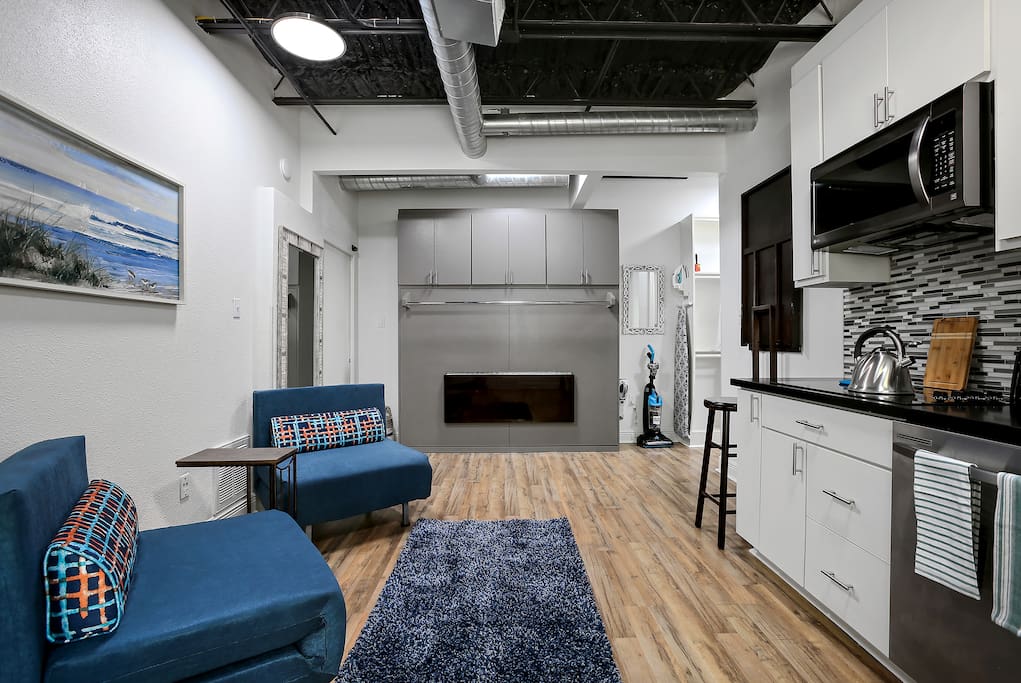 Airbnb HOUSTON💥MONTROSE/ DOWNTOWN / GALLERIA / FAST WIFI