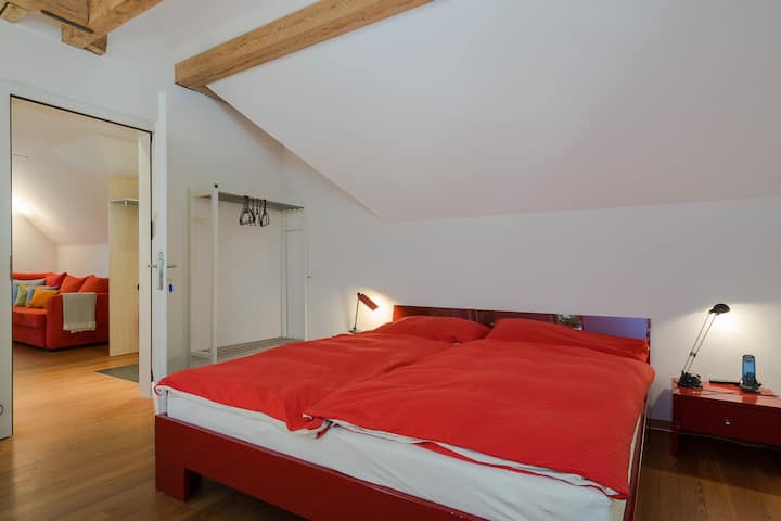 Doppelbett  mit 2 Matratzen/ Doppelbett mit 2 separaten Matratzen
