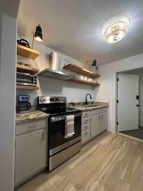 Two Lakes Lodge - Onekama - Downtown Main Street!