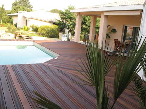 Pool villa near Toulouse