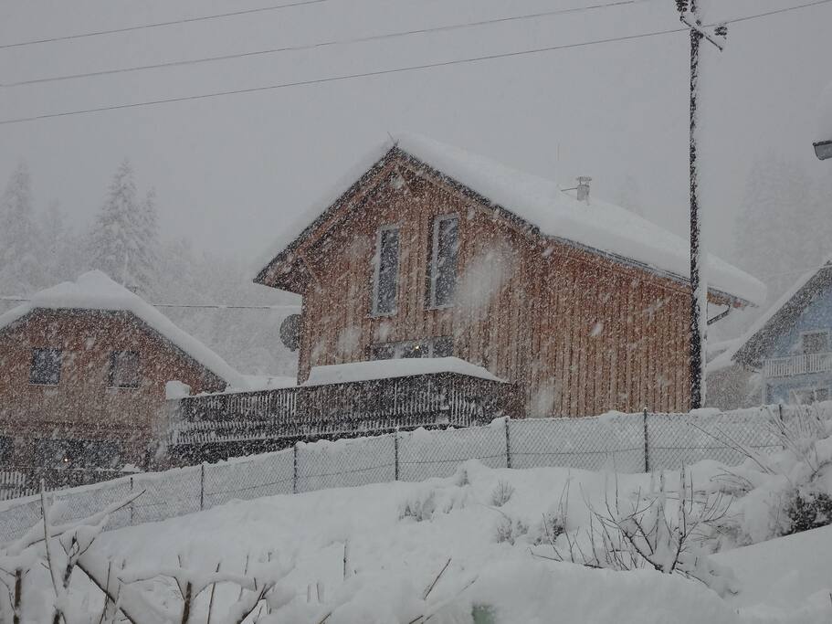 Our chalet with 3 bedrooms, living, kitchen and bathroom. With parking place and 800m2 garden.