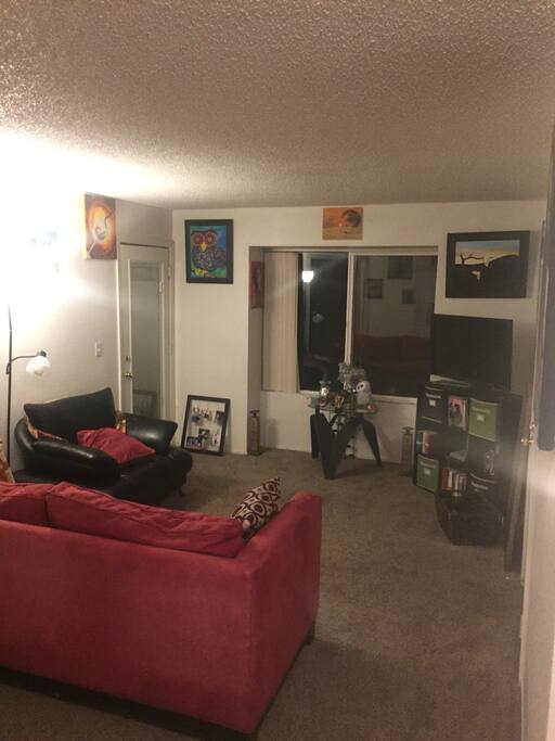 Cozy. Outside Patio 32in TV with Netflix