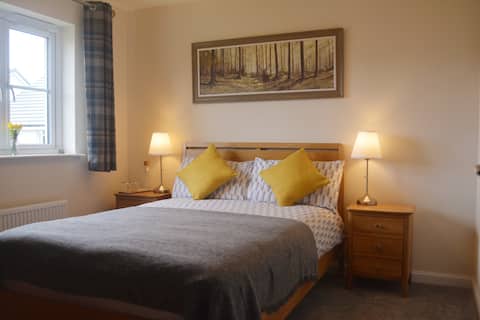 Double room EN SUITE in new house, built in 2019