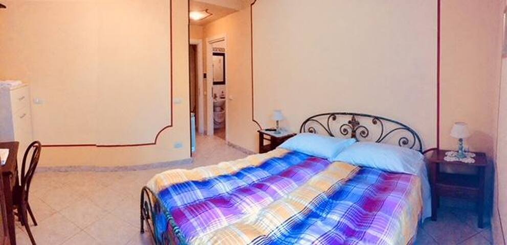 ANGELA HOLIDAY HOME AT THE DOORS CINQUE TERRE