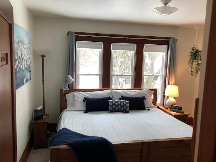 Prairie Room, split King-size bed shown, can be separate twin beds