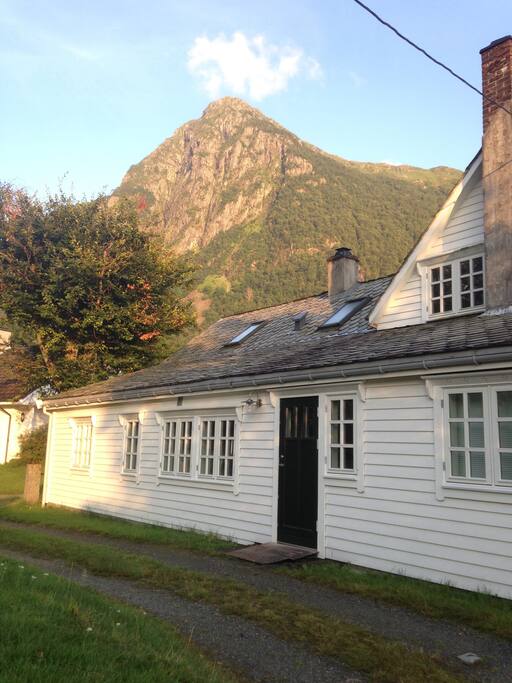 Bakside huset