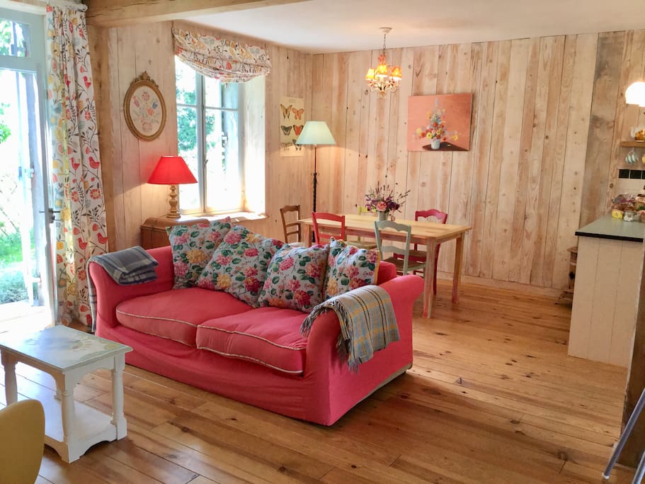 Open plan ground floor living and dining areas
