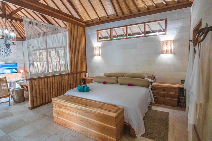 מיטת קינגסייז.