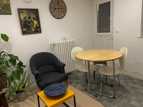 Top performing Airbnb: Accommodation close to downtown and close to Paris in Vitry Sur Seine