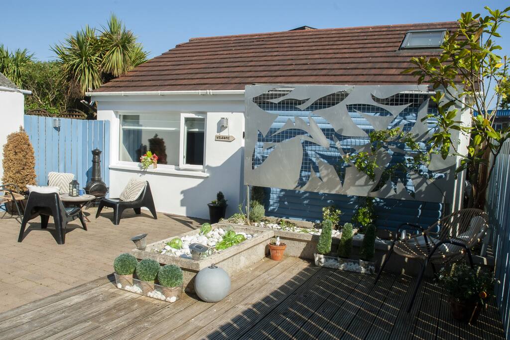 Enjoy the seating and decking area, ideal for Parents of young Children to enjoy.