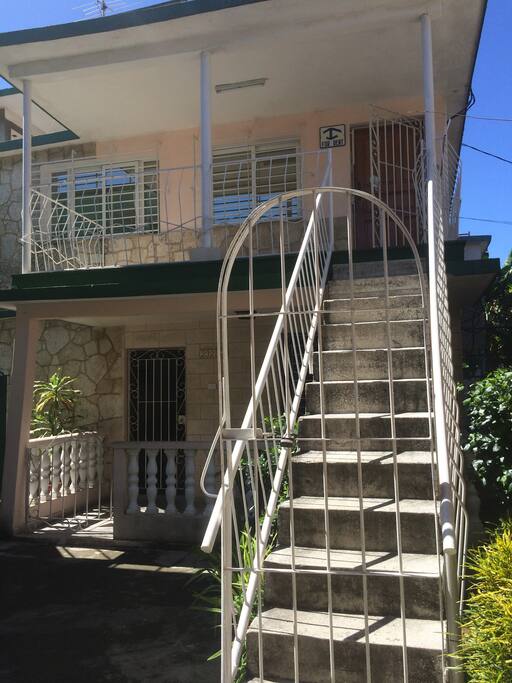 Entrada de la casa, totalmente independiente.