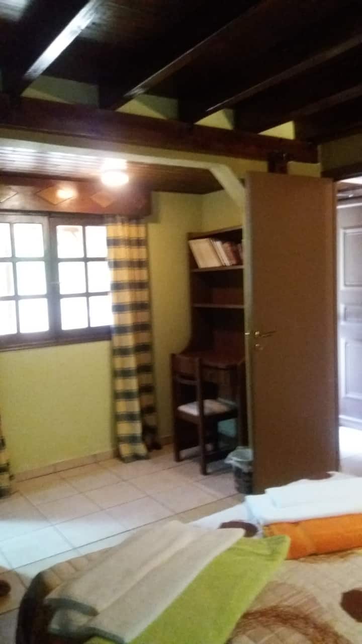 Doble y luego bedroom front view