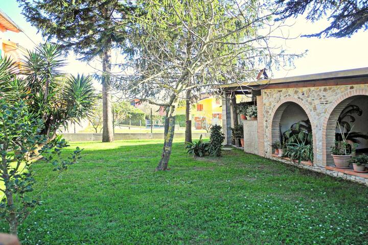 Airbnb Piano Di Mommio Ferienwohnungen Unterkunfte