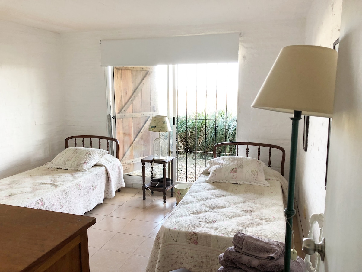 Druhá spálňa s výkyvom kolieskových korčúľ, grilom a uzávierkou