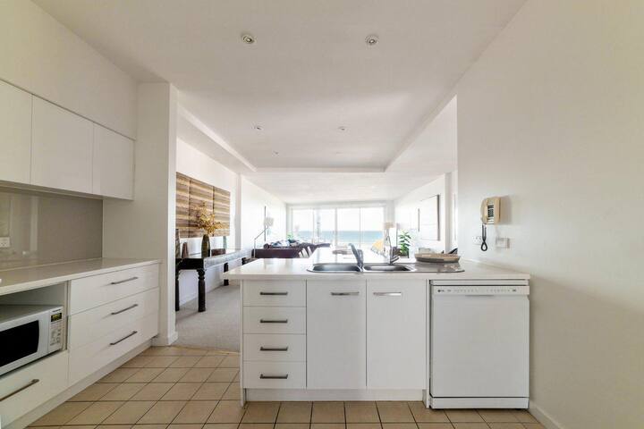 Bayview Beachfront Apartment gallery image 4