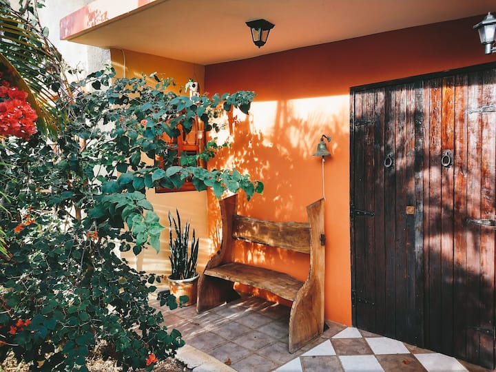 The Pirate Villa, Beautiful Hideout and Ocean View - Cottages for Rent ...