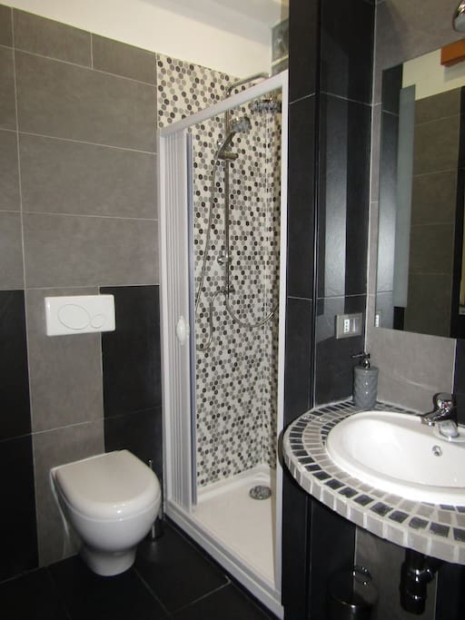 bagno stanza arancio