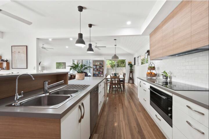 Perfect family beach hideaway in heart of Bruns gallery image 2